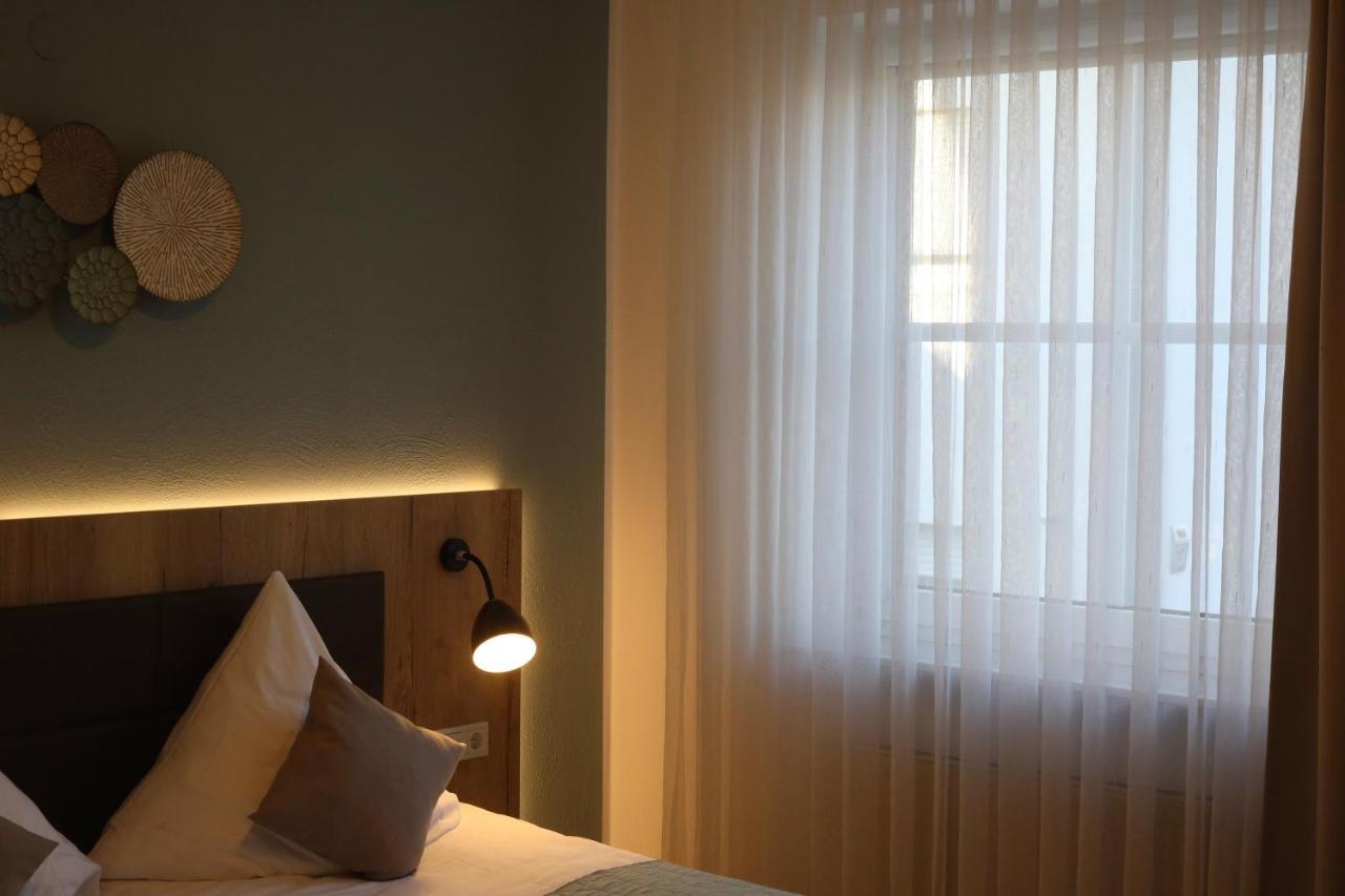 Hotel Lehn Nieder-Saulheim Buitenkant foto
